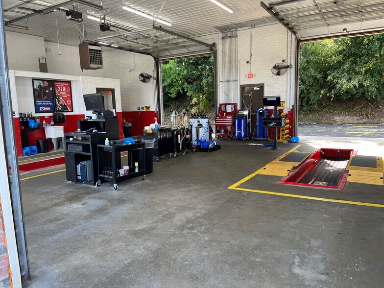 More Photos Of 698 S Pike Rd, Sarver Storefront Retail Office For Sale