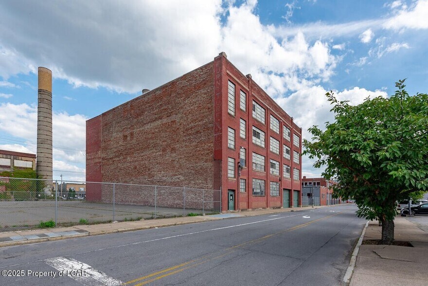 More Photos Of 64 E Union St, Wilkes-Barre Warehouse For Sale