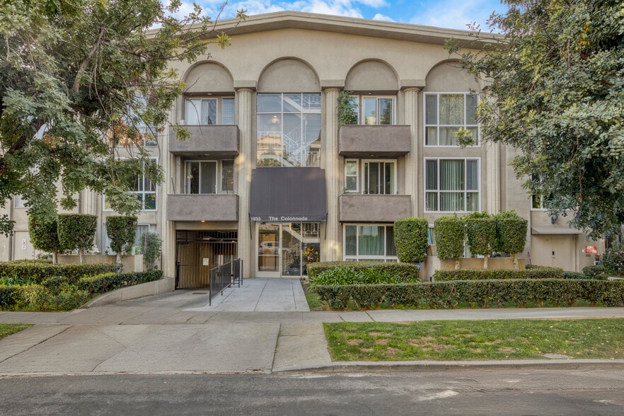 More Photos Of 1833 Westholme Ave, Los Angeles Apartments For Sale
