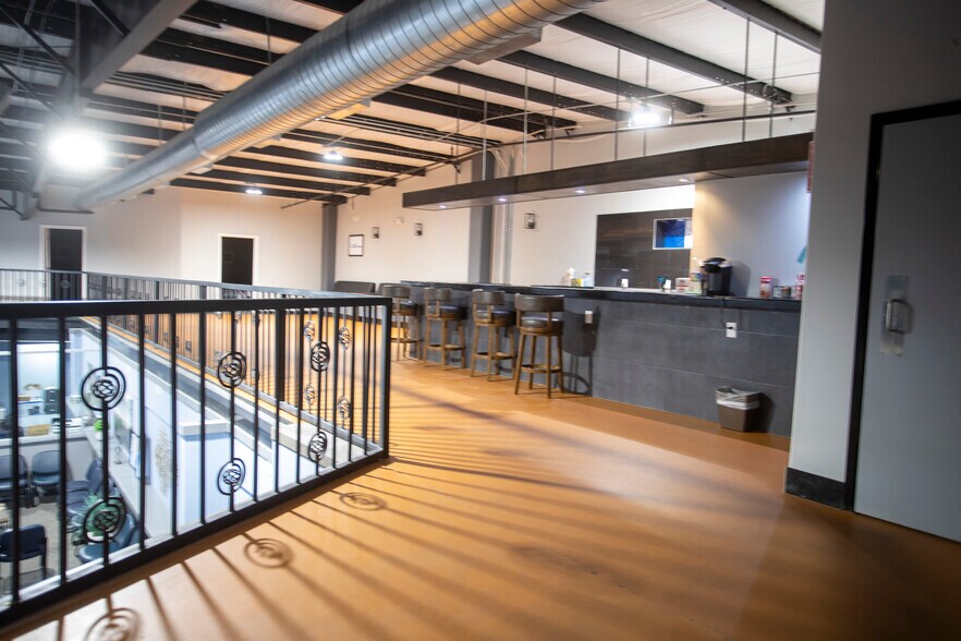 More Photos Of 25000 US 59 Rd, El Campo Flex For Sale