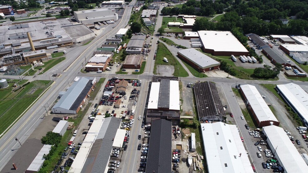 More Photos Of 2103 Sullivan St, Greensboro Warehouse For Sale