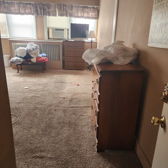 More Photos Of 401 N Spring St, Independence Apartments For Sale