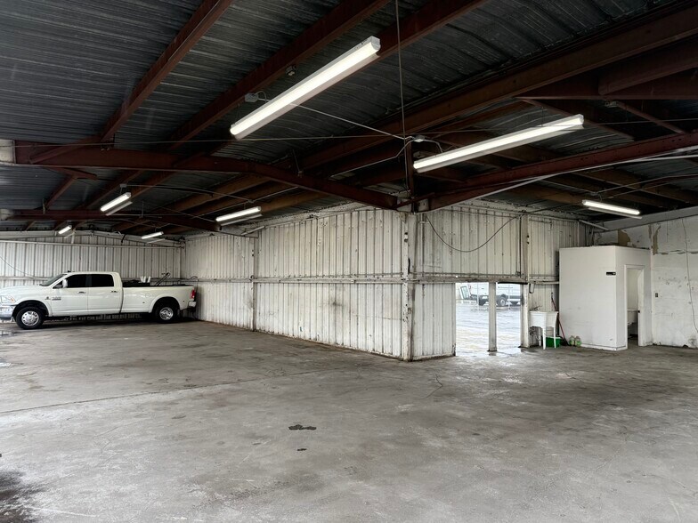 Primary Photo Of 5925 Payton Ave, Riverside Warehouse For Lease