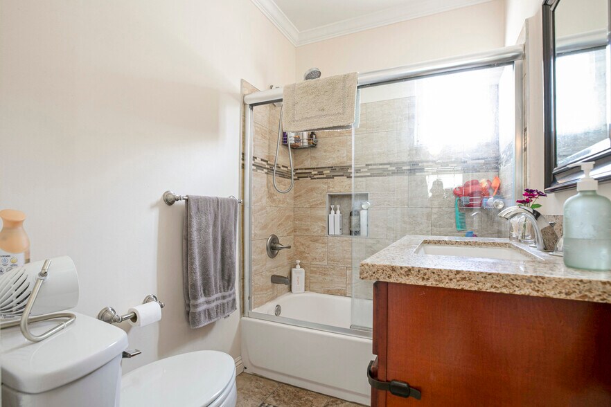 More Photos Of 2014-2016 Peyton Ave, Burbank Apartments For Sale