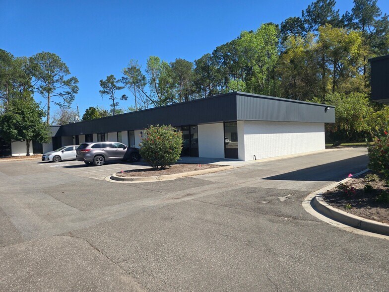 More Photos Of 1530 Kingsley Ave, Orange Park Unknown For Lease