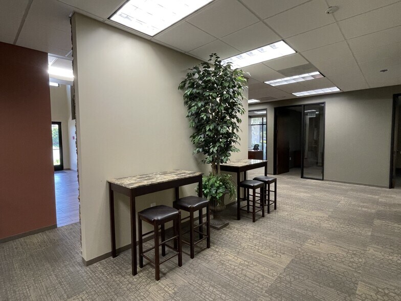 More Photos Of 159 Parrot Ln, Simi Valley Office For Sale