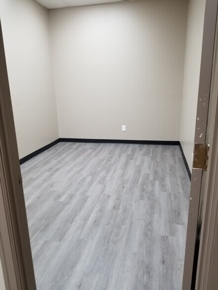 More Photos Of 49 Public Sq, Shelbyville Office For Sale