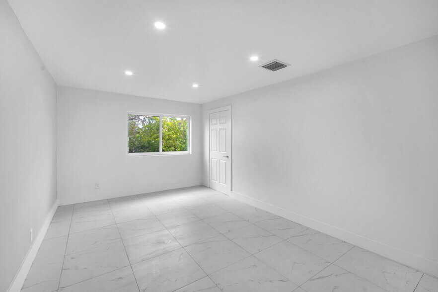 More Photos Of 3311 N Dixie Hwy, Pompano Beach Freestanding For Lease