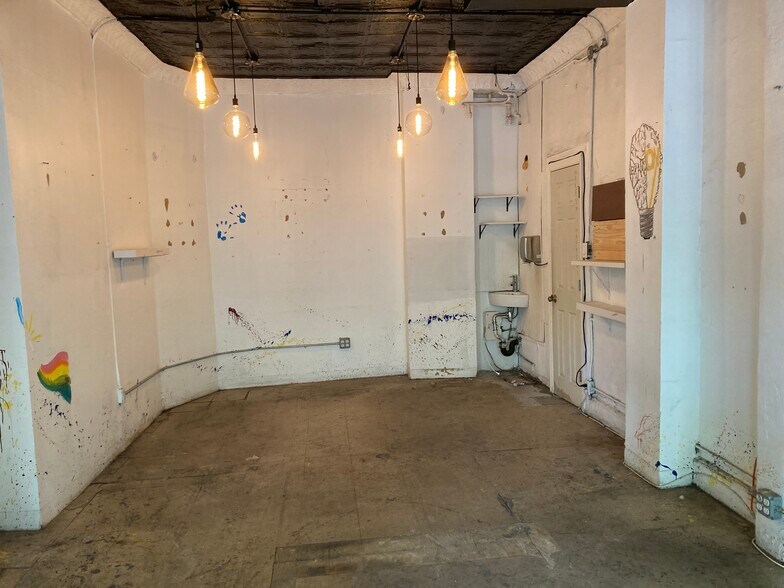 More Photos Of 159 2nd Ave, New York Apartments For Lease