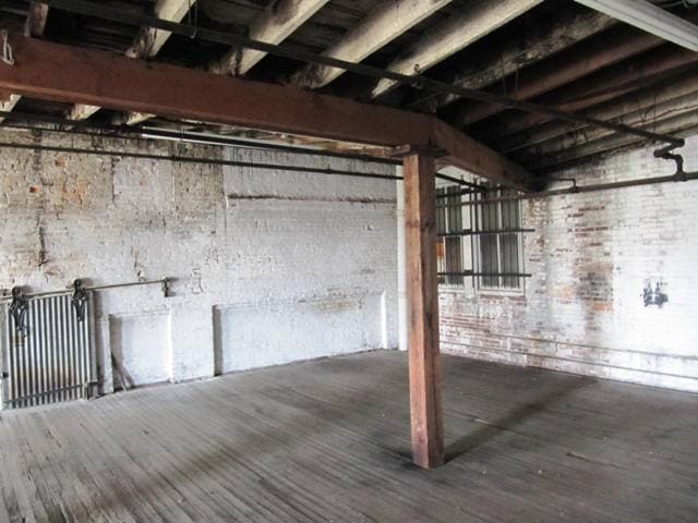 More Photos Of 620 President Clinton Ave, Little Rock Light Distribution For Sale