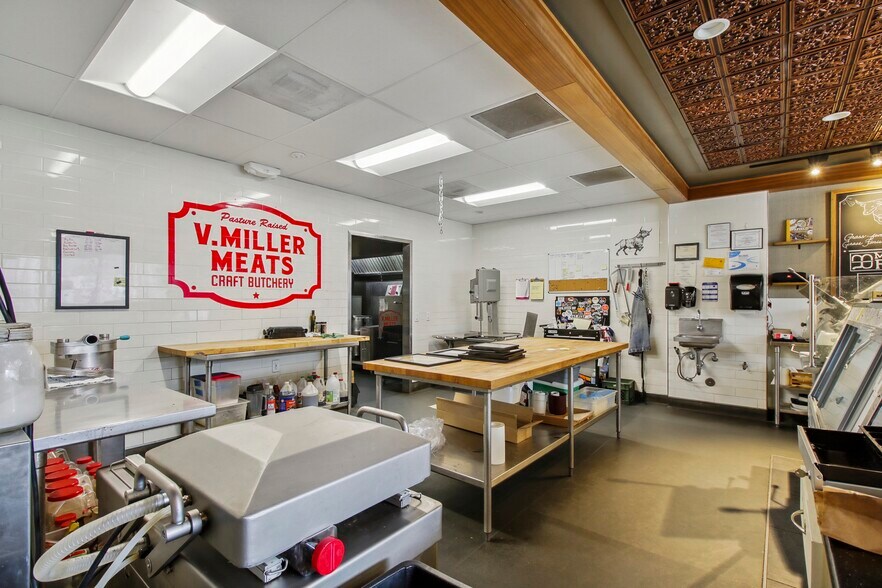 More Photos Of 4801 Folsom Blvd, Sacramento Freestanding For Lease