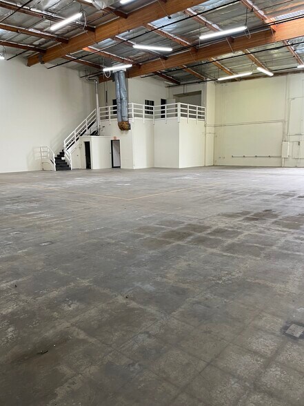 More Photos Of 100 S Reservoir St, Pomona Warehouse For Lease