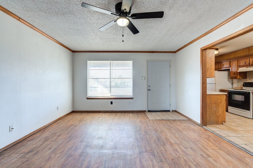 More Photos Of 7405 Waco Ave, Lubbock Apartments For Sale