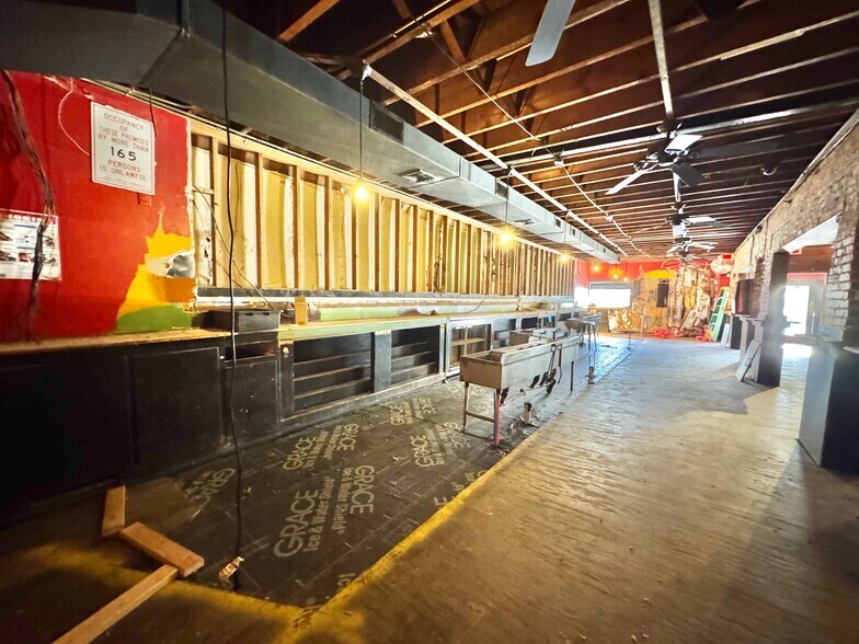 More Photos Of 2600-2610 Pettit Ave, Bellmore Storefront Retail Office For Sale