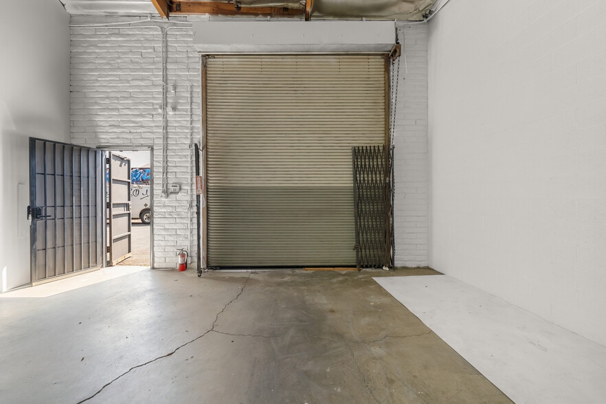 More Photos Of 1507 Essex St, Los Angeles Warehouse For Lease
