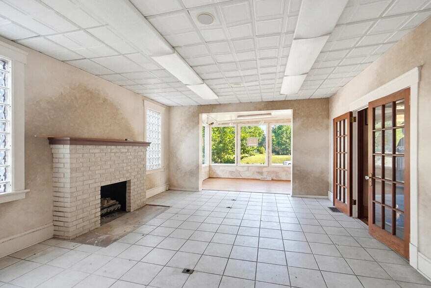 More Photos Of 3400 W Tuscarawas St, Canton Freestanding For Sale