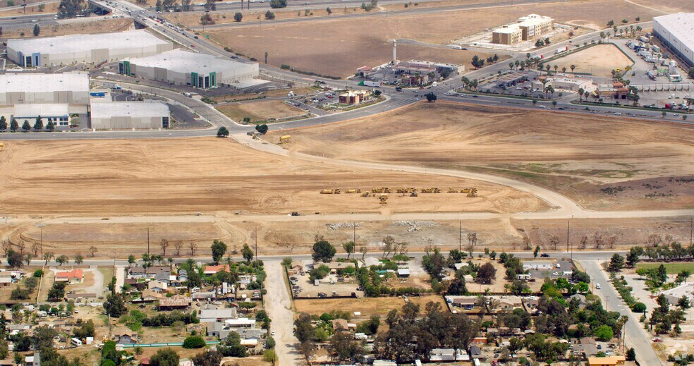More Photos Of 19115 Harvill Ave, Perris Distribution For Lease