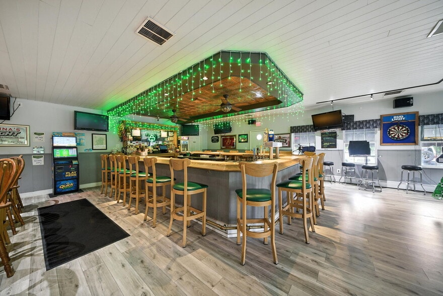 More Photos Of 260 Espanong Rd, Lake Hopatcong Restaurant For Sale