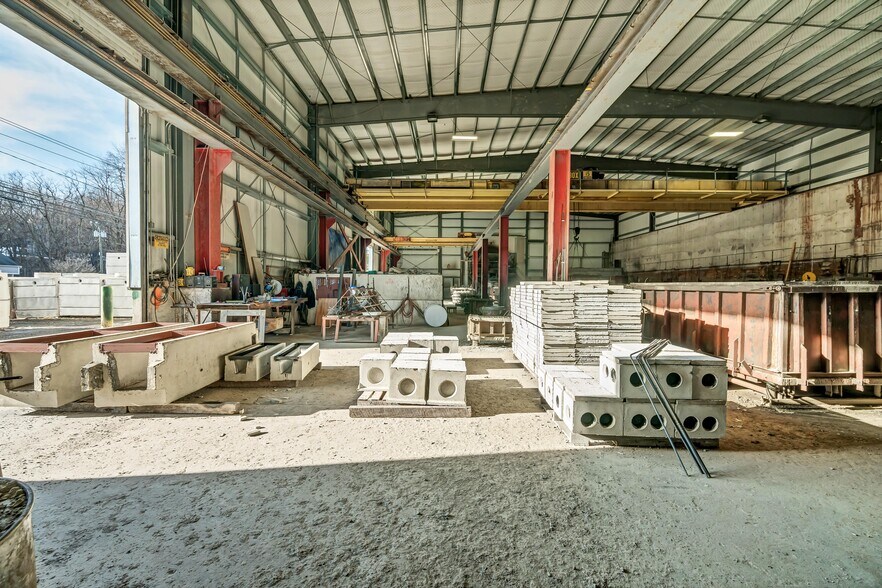 More Photos Of 41 Padanaram Rd, Danbury Manufacturing For Sale