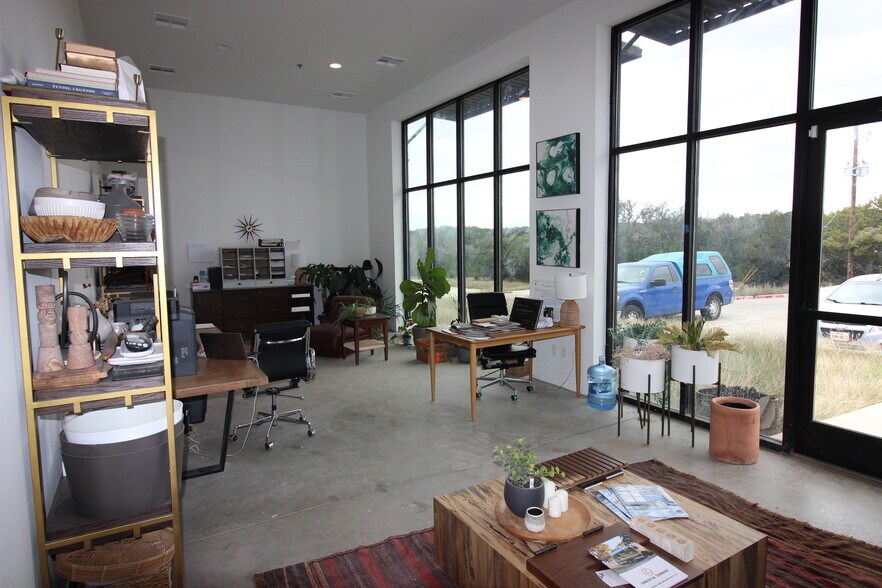 More Photos Of 9417 Circle Dr, Austin Industrial For Sale