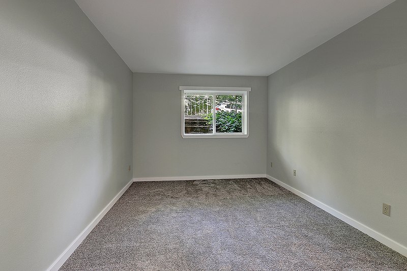 More Photos Of 9800 Roosevelt Way NE, Seattle Apartments For Sale