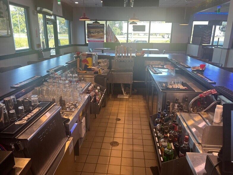 More Photos Of 5320 N Orange Blossom Trl, Orlando Restaurant For Sale