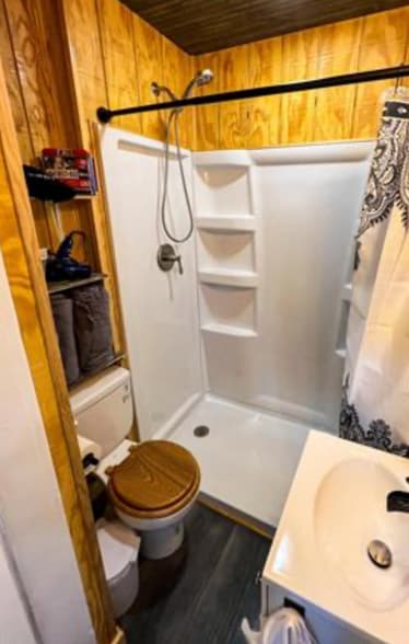 More Photos Of 243 High St, Mineral Point Flex For Sale