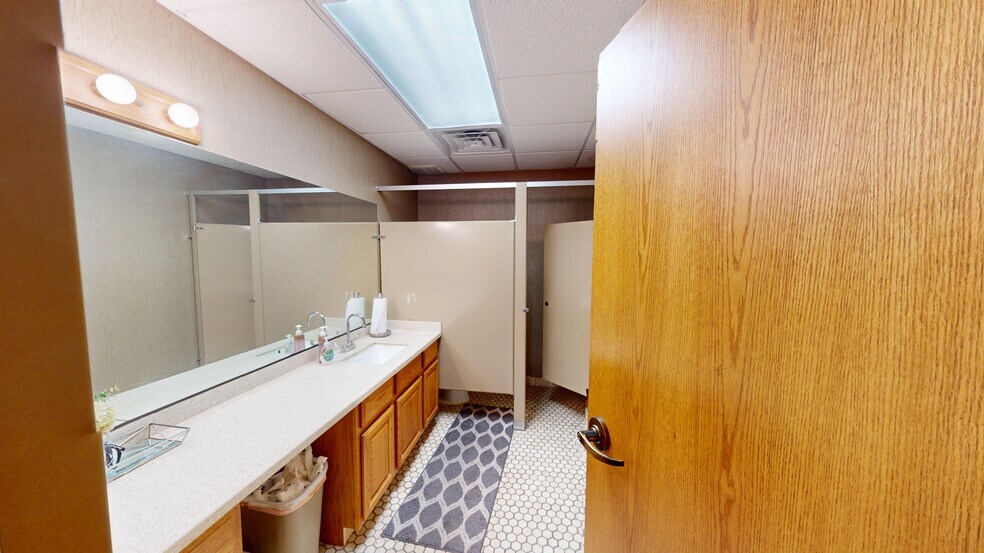 More Photos Of 236 W Northwest Hwy, Barrington Storefront Retail Office For Sale