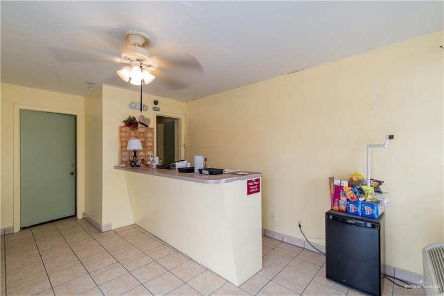 More Photos Of 2418 S Cage Blvd, Pharr Hotel For Sale