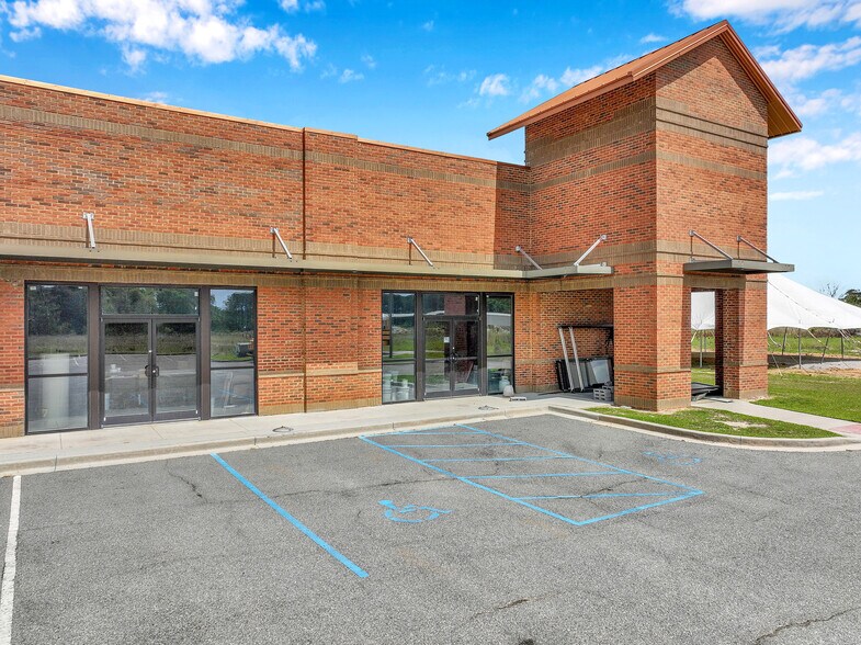 More Photos Of 143 US Highway 319 S, Moultrie Storefront For Sale
