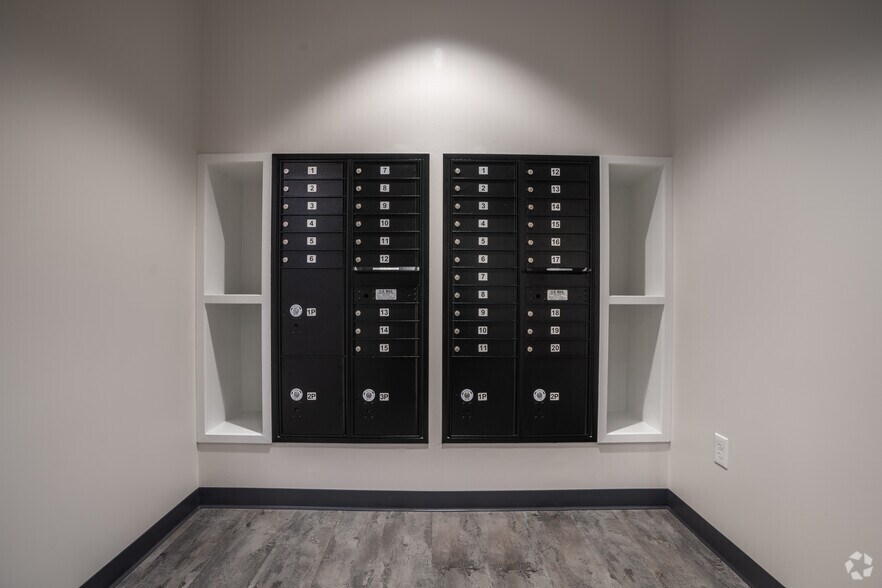 More Photos Of 1902 Leland Dr SE, Marietta Unknown For Lease