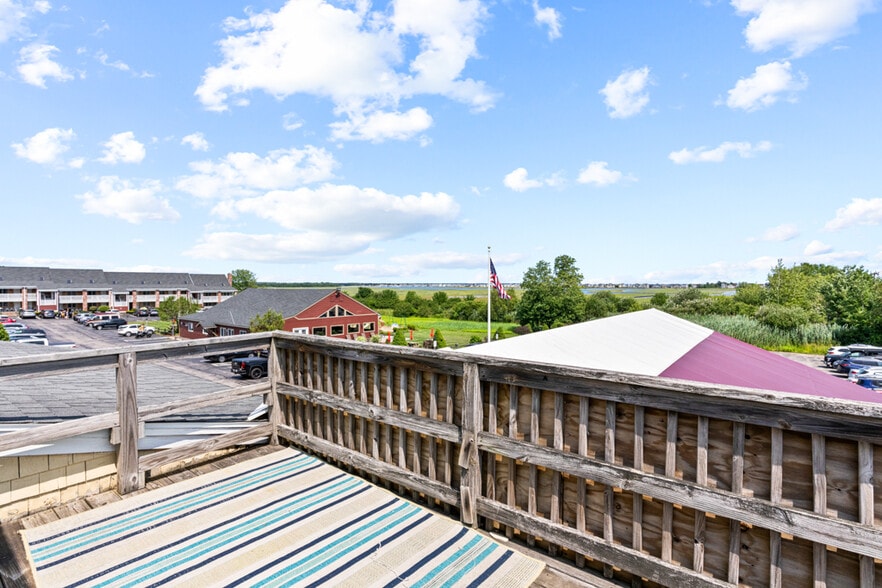 More Photos Of 60 Mile Rd, Wells Restaurant For Sale