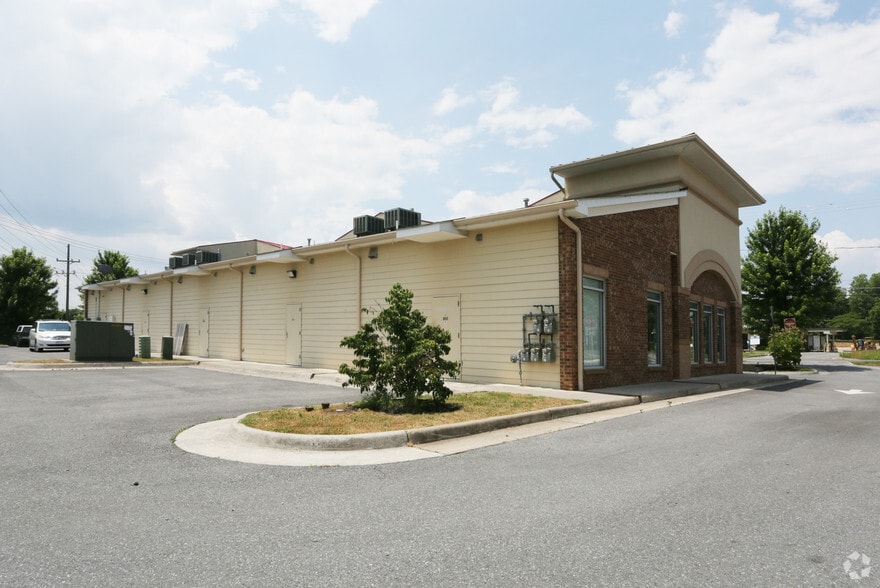 More Photos Of 3349 Valley Pike, Winchester General Retail For Lease