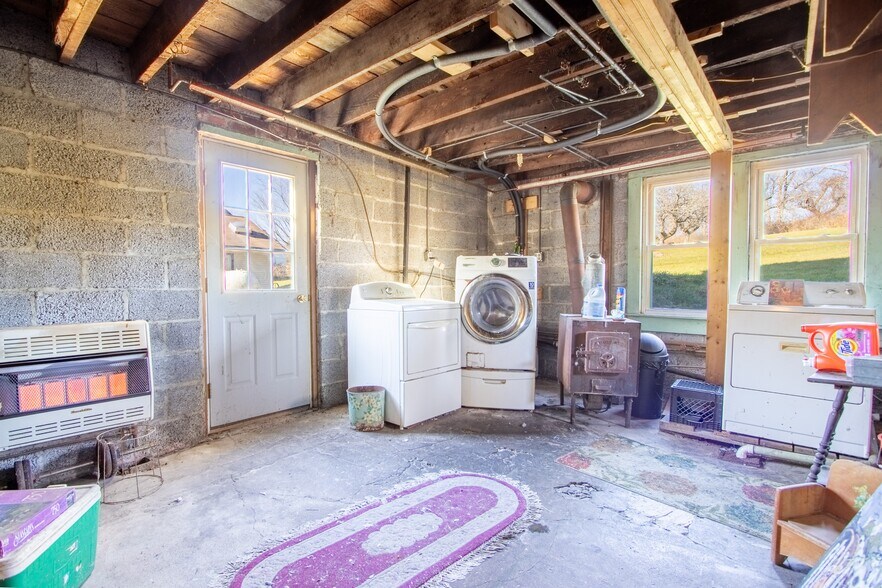 More Photos Of 263 Como Rd, Lake Como Specialty For Sale