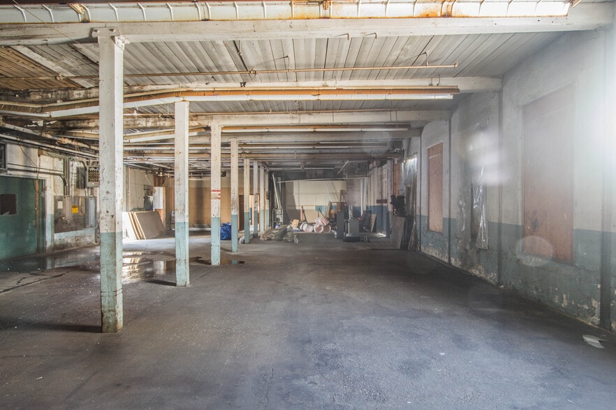 More Photos Of 129 Dewey St, Worcester Manufacturing For Lease