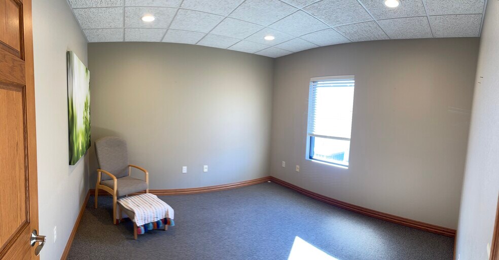 More Photos Of 2270 Holmgren Way, Green Bay Office For Lease