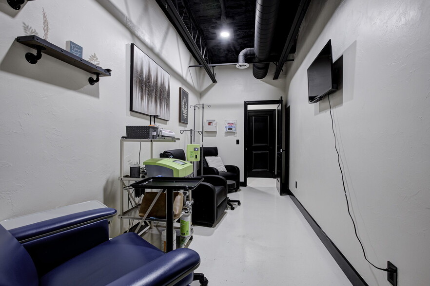 More Photos Of 6500 N Meridian Ave, Oklahoma City Medical For Sale