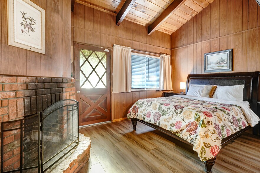 More Photos Of 1054-1098 State Highway 2, Wrightwood Hospitality For Sale