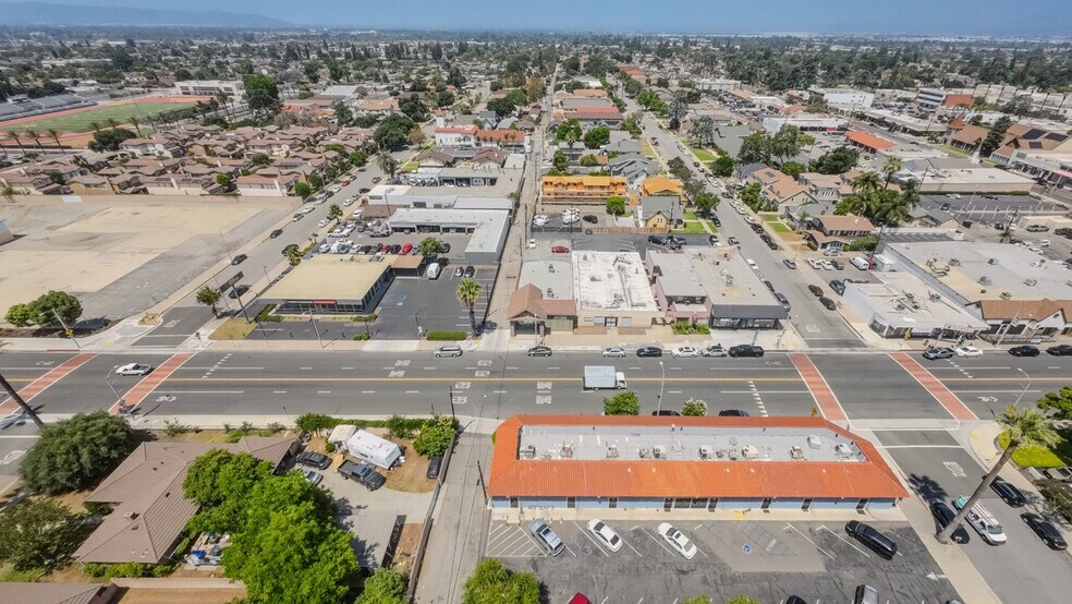More Photos Of 215 S Citrus Ave, Covina Storefront For Lease