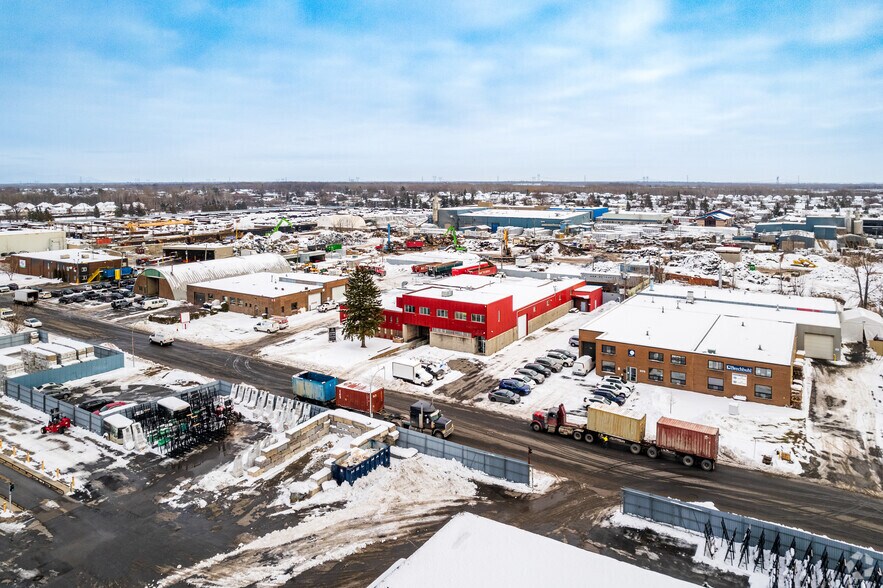 More Photos Of 5260 Ramsay Rue, Saint-hubert Warehouse For Lease