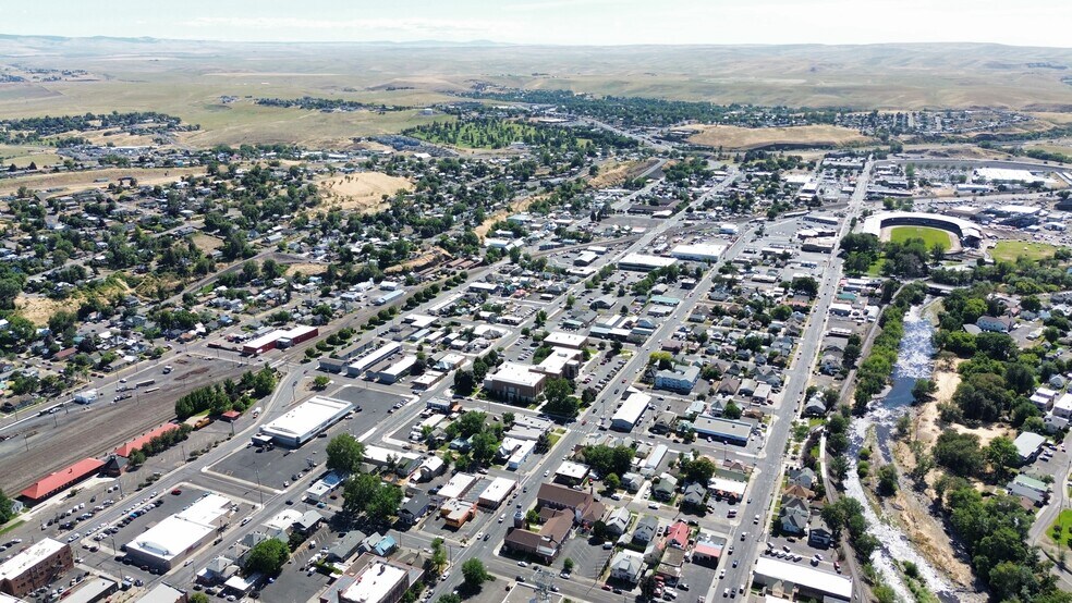 More Photos Of 336 SW Emigrant Ave, Pendleton Storefront For Sale