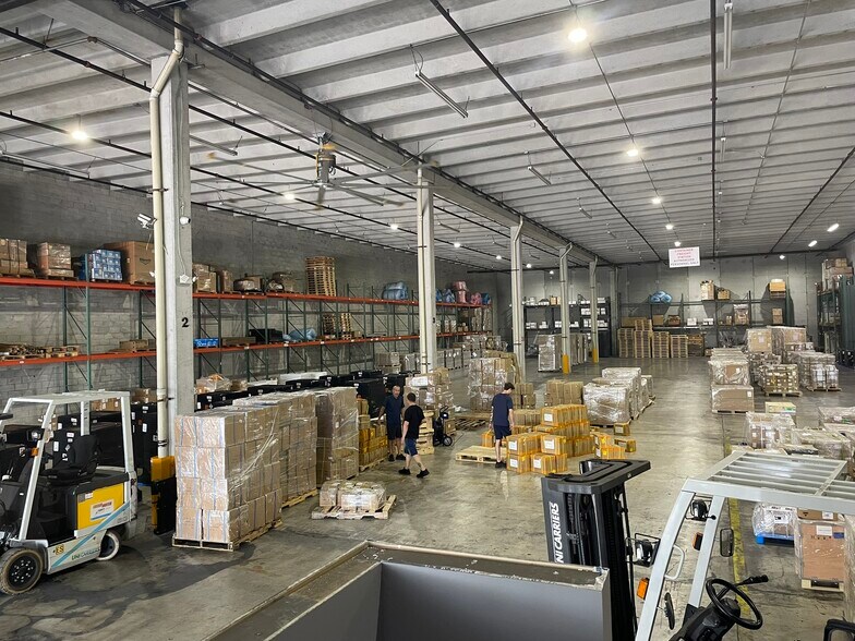 More Photos Of 7315-7335 NW 31st St, Miami Warehouse For Lease