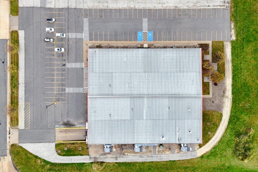 More Photos Of 1919 SW 8th St SW, Waverly Manufacturing For Sale