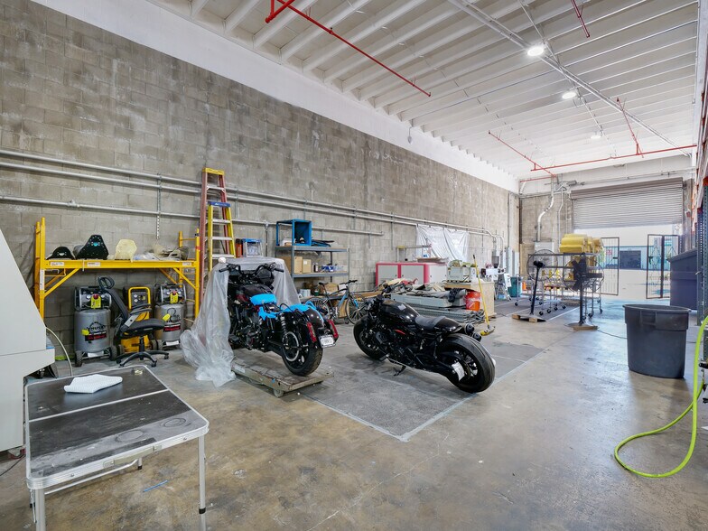 More Photos Of 6150-6164 Cherry Ave, Long Beach Warehouse For Sale