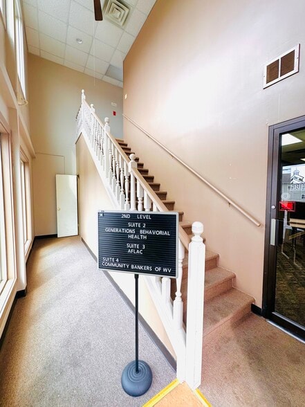 More Photos Of 110 Sunset Dr, Beckley Office For Lease