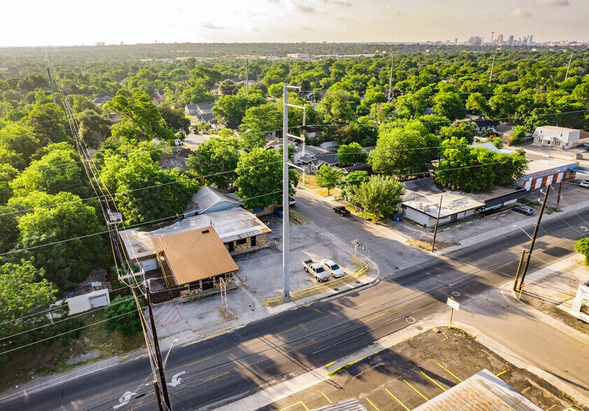 More Photos Of 1006 West Ave, San Antonio Freestanding For Sale