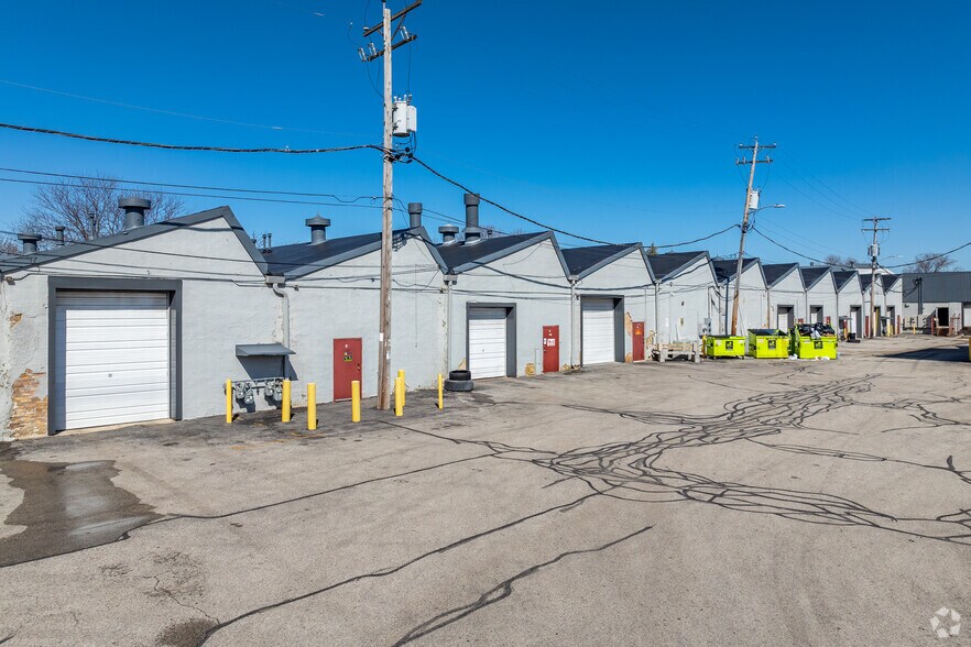 More Photos Of 2005 S 54th St, West Allis Warehouse For Lease