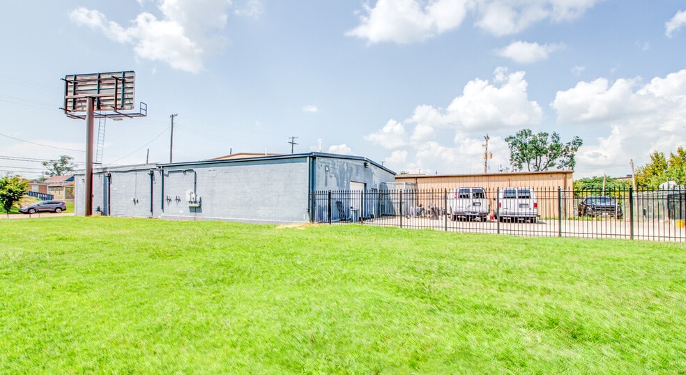 More Photos Of 592-594 N 2nd St, Memphis Freestanding For Sale