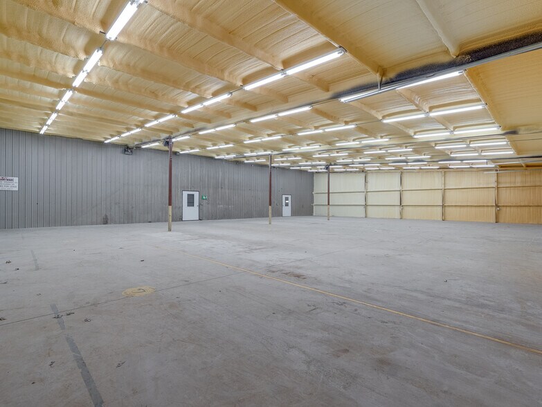 More Photos Of 122 N Hickory, Roff Flex For Sale