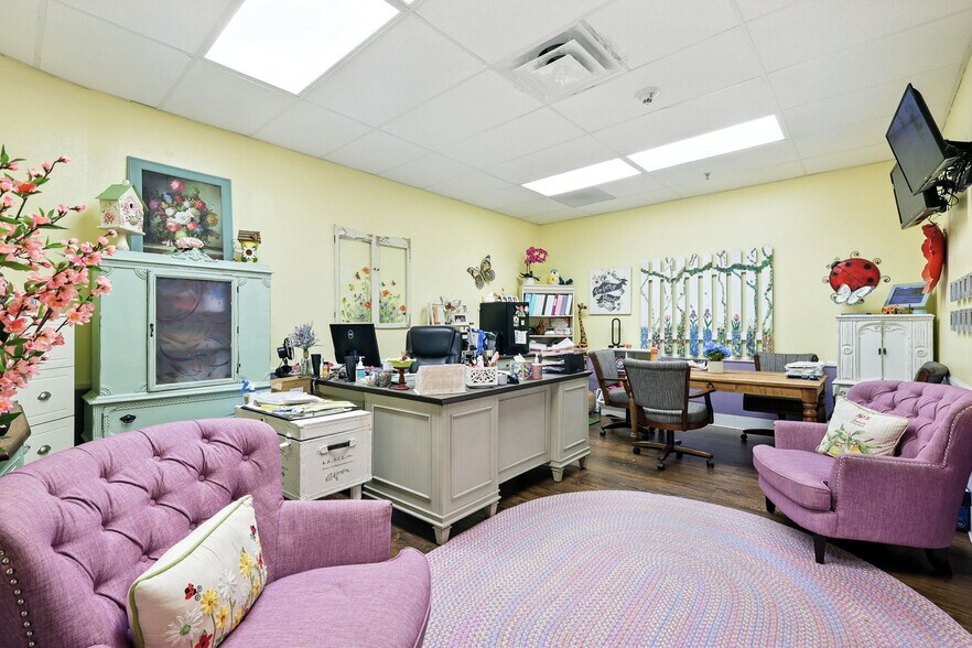 More Photos Of 1700 Cedar Run, Ennis Daycare Center For Sale